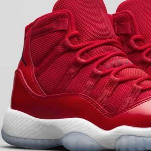 Meet your Posher, Nia